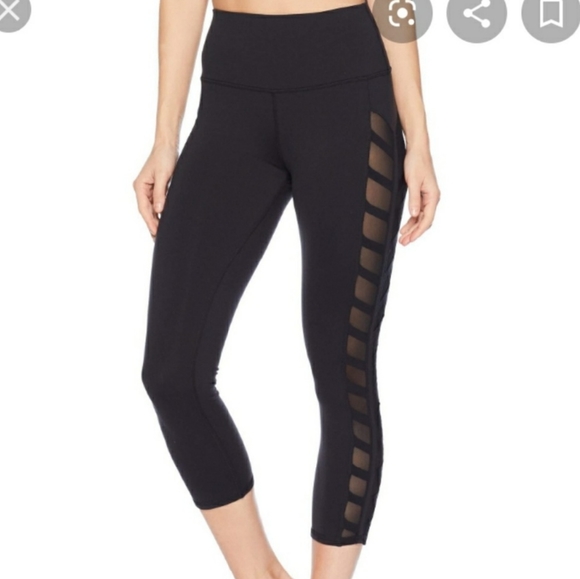 ALO Yoga Pants - ALO Chevron Capri Legging in Black
